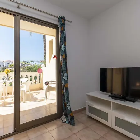 Castle Harbour 32 - One Bed Daire