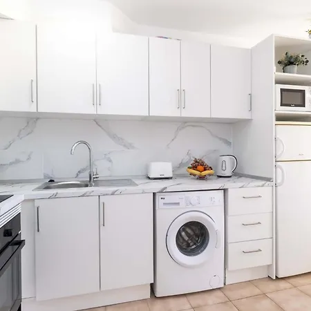 Castle Harbour 32 - One Bed Daire